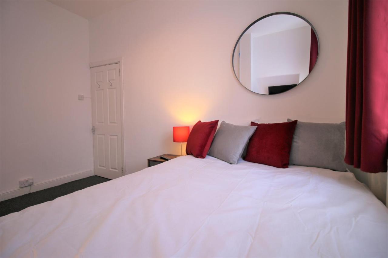 Three Bedroom Townhouse - Free Local Parking - By Property Promise Cardiff Exterior foto