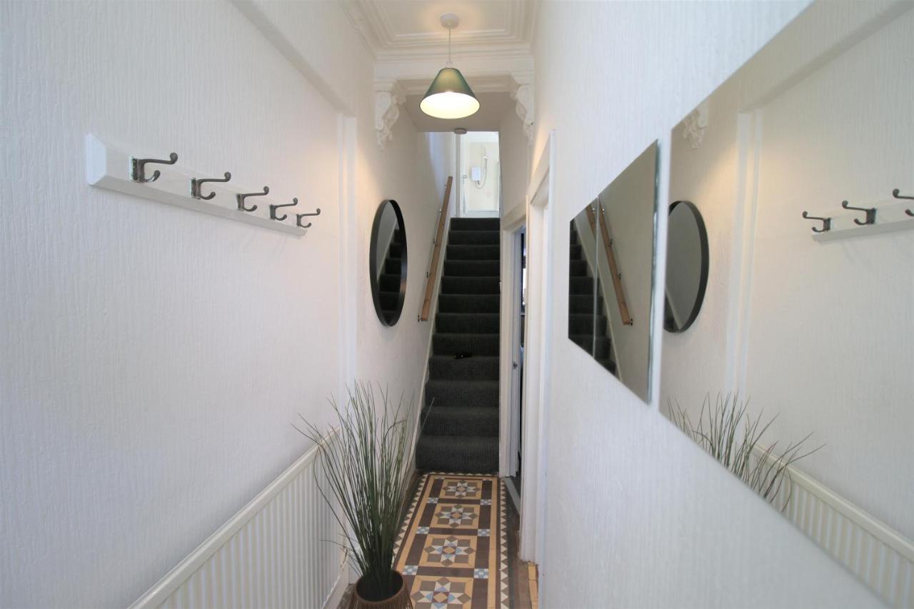 Three Bedroom Townhouse - Free Local Parking - By Property Promise Cardiff Exterior foto